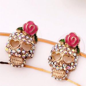 🛍️2/$20 💀 Gemstone and Rose Skull Stud Earrings, New